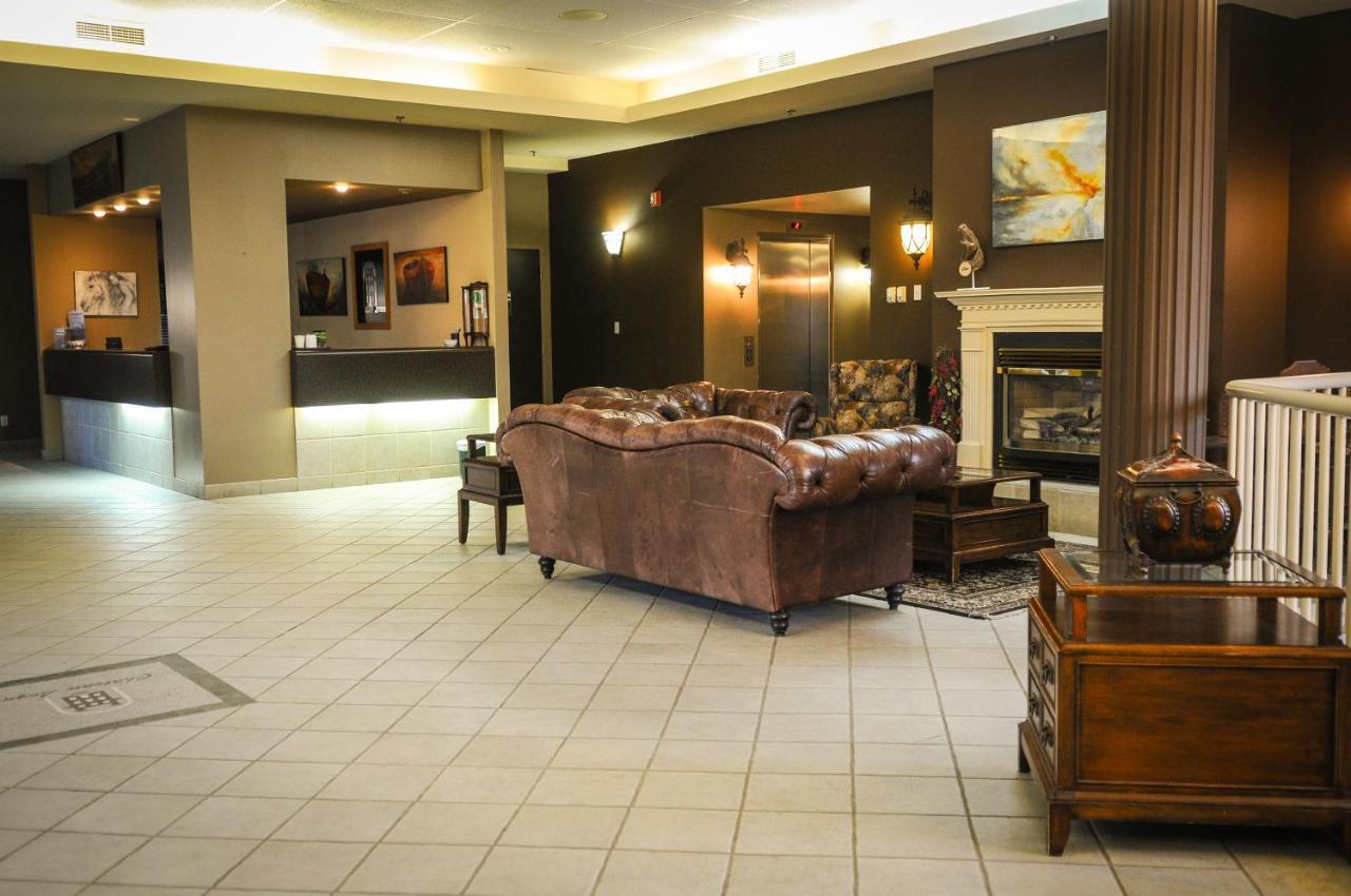 Chateau Logue Hotel Maniwaki 外观 照片