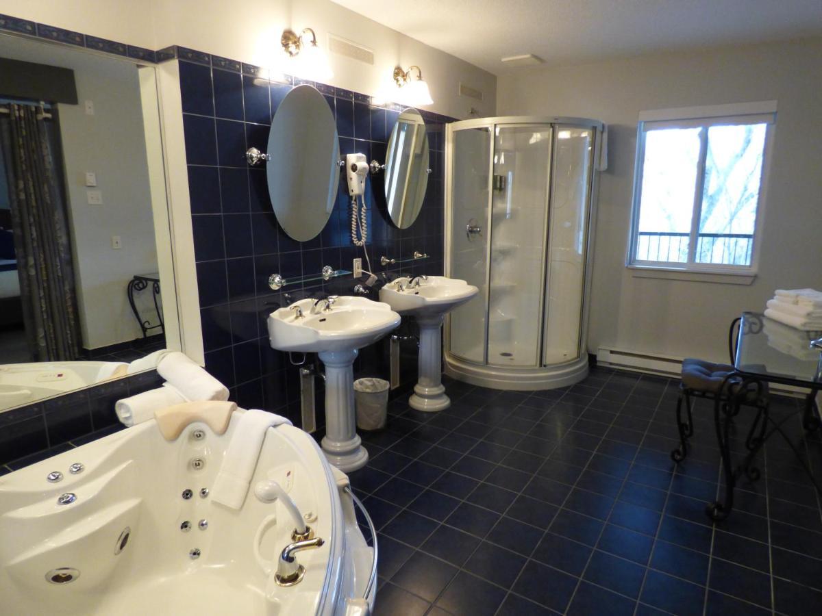 Chateau Logue Hotel Maniwaki 外观 照片