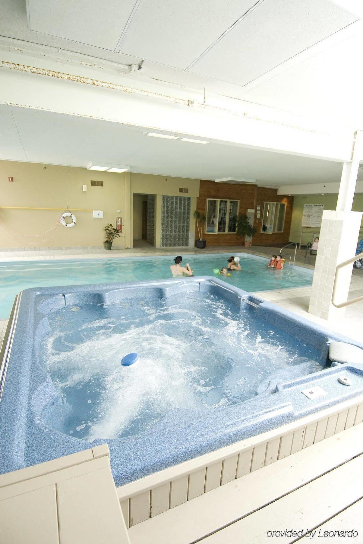 Chateau Logue Hotel Maniwaki 外观 照片