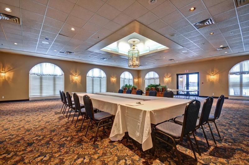 Chateau Logue Hotel Maniwaki 外观 照片