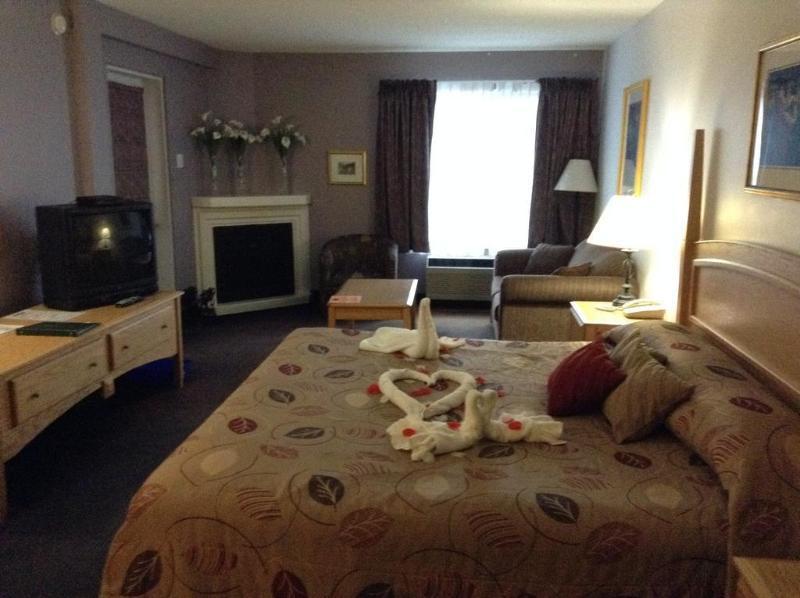 Chateau Logue Hotel Maniwaki 外观 照片